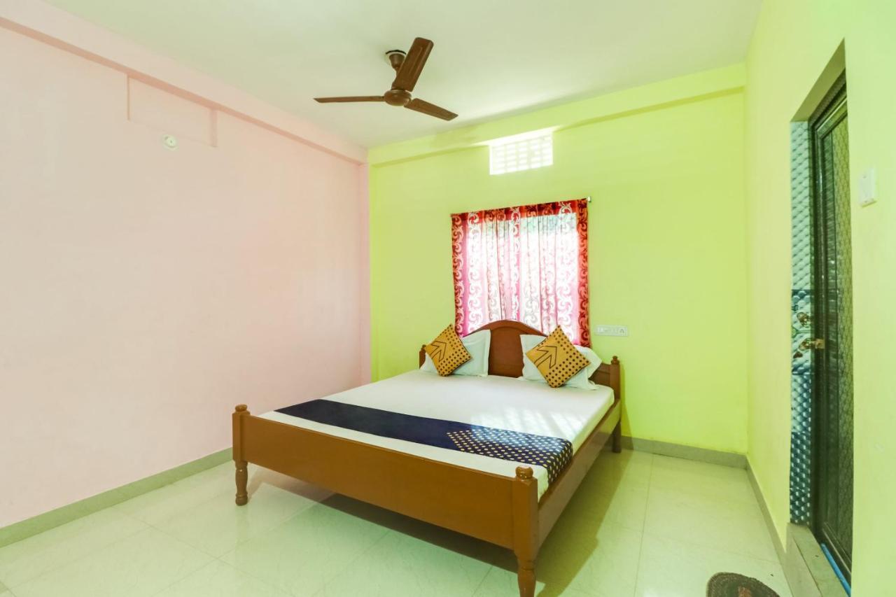 Spot On 68703 Delight Inn Puri Exterior photo